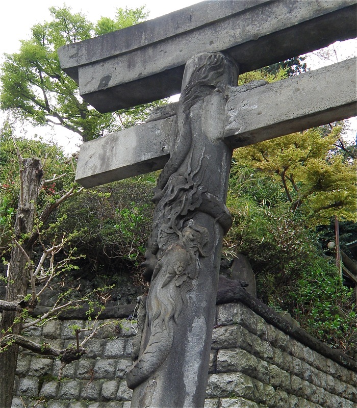 東京の鳥居・その2，双龍の彫刻ある鳥居・品川神社 : 楽餓鬼