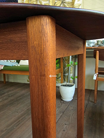 dining table_c0139773_23583956.jpg