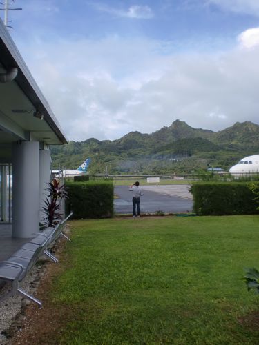 旅日記　クック諸島　2012MAY その9   アヴァルア国際空港_f0059796_13425466.jpg