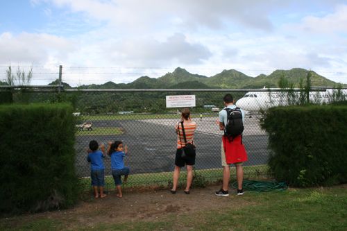 旅日記　クック諸島　2012MAY その9   アヴァルア国際空港_f0059796_13435586.jpg