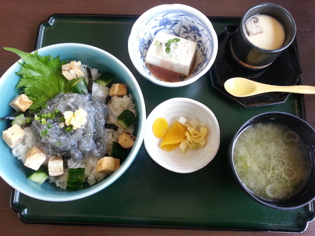 4/12 磯っぺ しらす丼¥1,296@平塚市_b0042308_020234.jpg