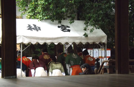 白峯神宮例大祭 けまり_e0048413_1629360.jpg