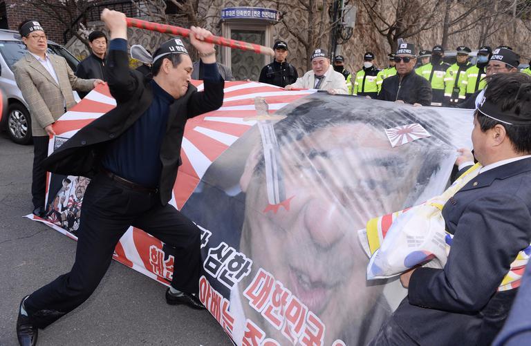 ■韓国で指摘「国内に北朝鮮の命令に従う組織は30以上」_e0006194_09542034.jpg