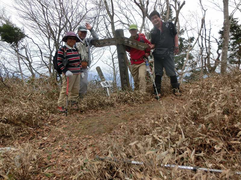 矢筈山～石堂山～白滝山～石堂神社　周遊　　徳島県_b0124306_21565988.jpg