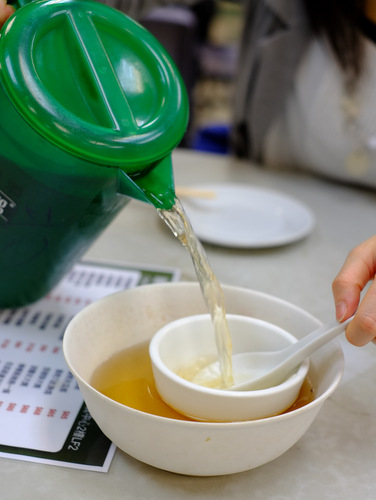 「香港・上環 上環熟食中心(フードコート)の聯興潮州小菜ローカル飯」_a0000029_20575318.jpg