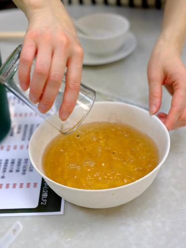 「香港・上環 上環熟食中心(フードコート)の聯興潮州小菜ローカル飯」_a0000029_2058398.jpg