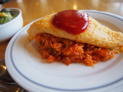 ふわとろたまごのオムライスセット:cafe KITAMON(弘前市)_b0147224_2024727.jpg