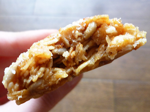 ANAHOLA GRANOLA Mango Ginger MacaMania Bar_c0152767_2126491.jpg