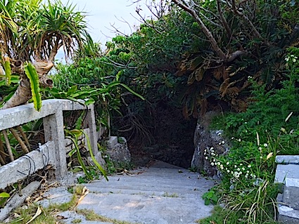 ７つの首の蛇 3⃣ 久高島「七川巡り」_a0300530_7282373.jpg