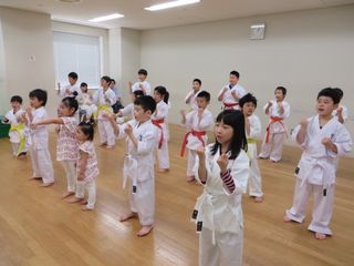 土曜日空手 女子空手家の卵!_c0118332_23112538.jpg