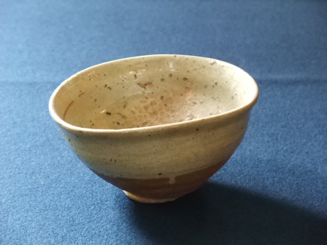 骨董○無地 古唐津沓型茶碗○古唐津 | 桃山時代-16世紀頃 | 金 骨董○無地 古唐津沓型茶碗○古唐津 | 桃山時代-16世紀頃 | 金