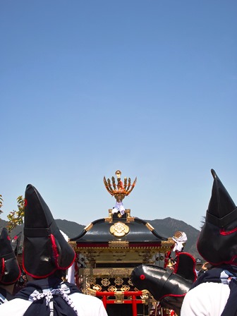 オクヤマのヤマザクラと養父神社のお走り祭り・・・itiの養父駅前より_d0005250_1843792.jpg