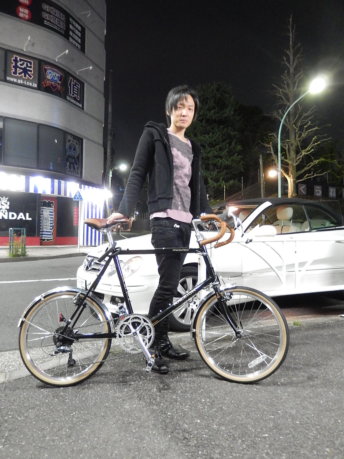 4月18日 渋谷 原宿 の自転車屋 FLAME bike前です_e0188759_19551232.jpg