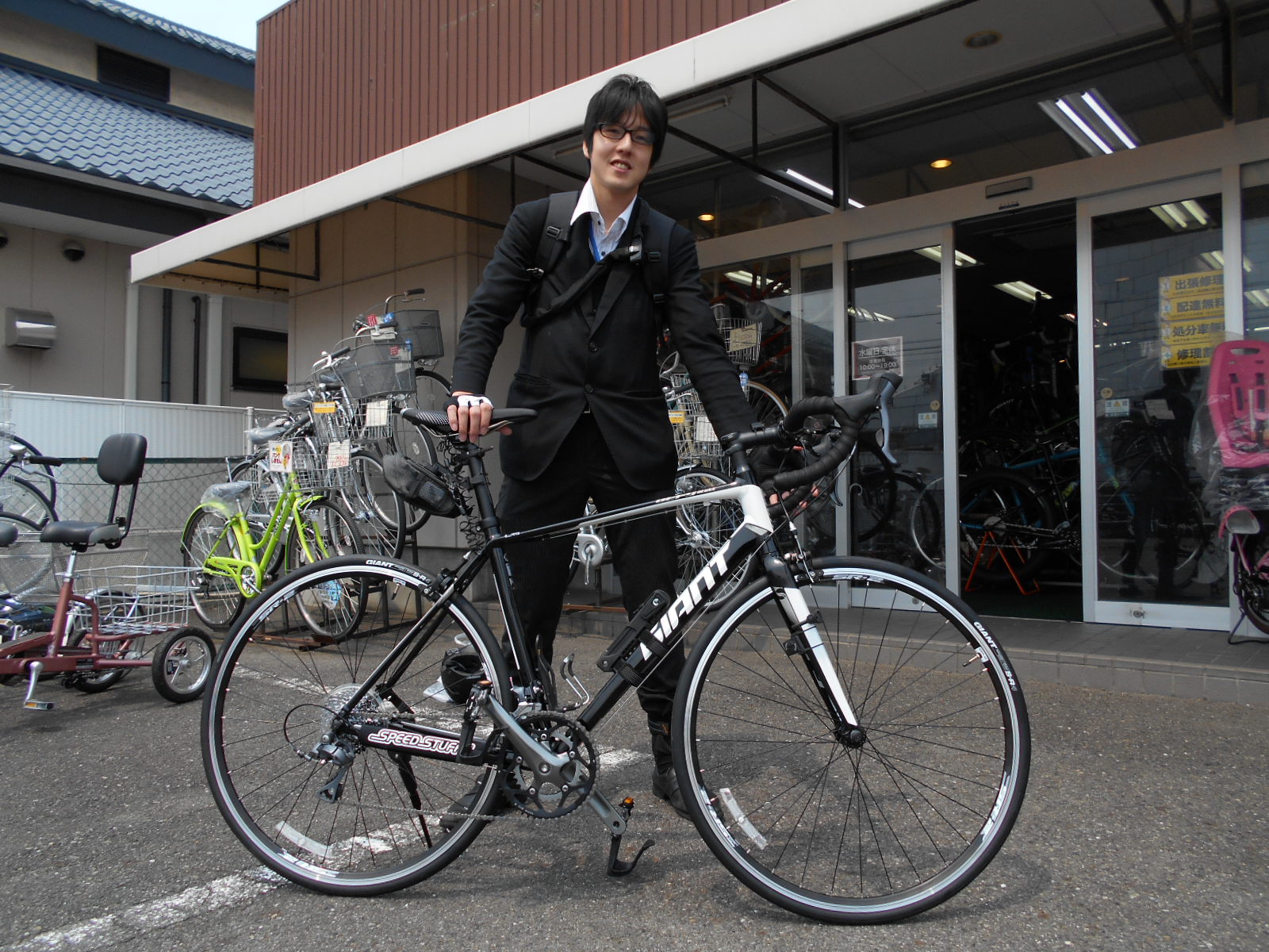 ロードバイクも通勤仕様です_b0189682_12295576.jpg