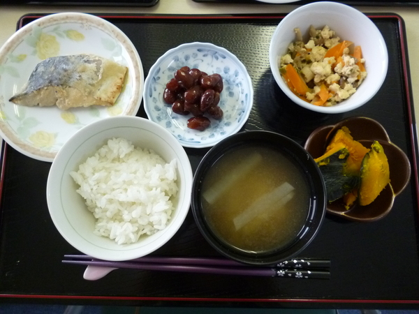 ちぎり絵の鯉のぼりを飾りました たのし む 十日市場 ちぎり絵の鯉のぼりを飾りました たのし む 十日市場