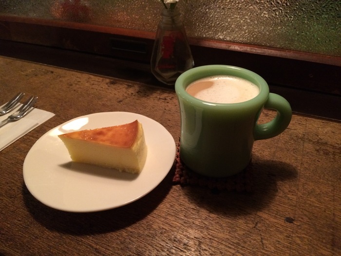 下北沢「cafe use　カフェ・ユーズ」へ行く。_f0232060_1263267.jpg