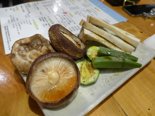 代々木「炭火焼ホルモン まんてん」へ行く。_f0232060_15485031.jpg