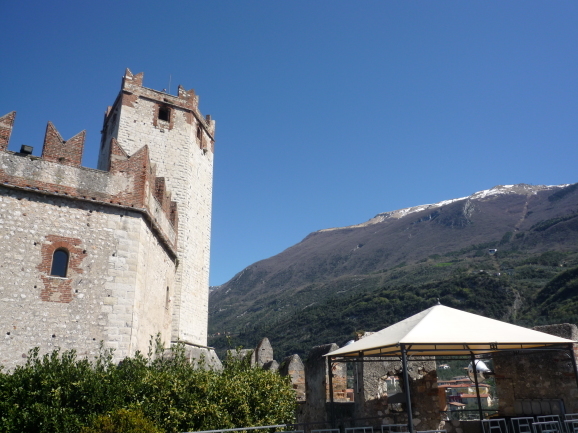 Lago di Garda(イースター休暇）　４）Castel Scaligero_a0147890_21251685.jpg