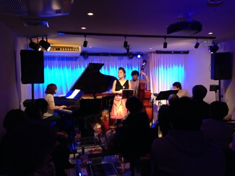 広島 Jazzlive comin 本日月曜日のライブ_b0115606_09510327.jpg