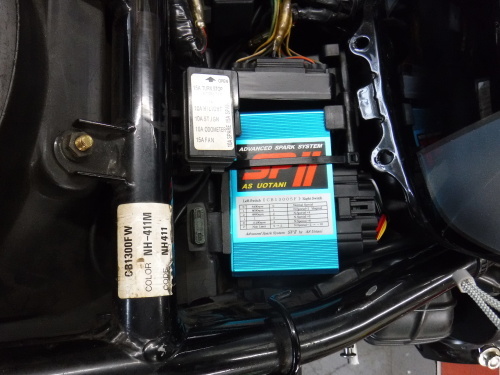 ホンダCB1300SF・・・点火系チューン。_a0163159_00380676.jpg