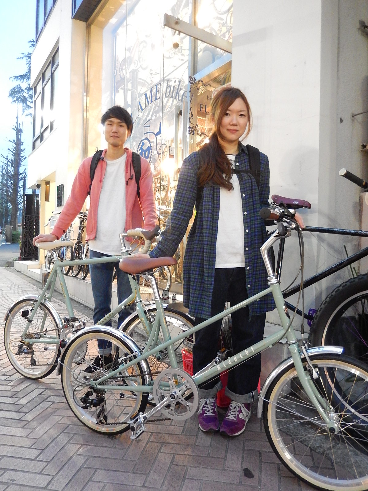 4月20日 渋谷 原宿 の自転車屋 FLAME bike前です_e0188759_13575152.jpg