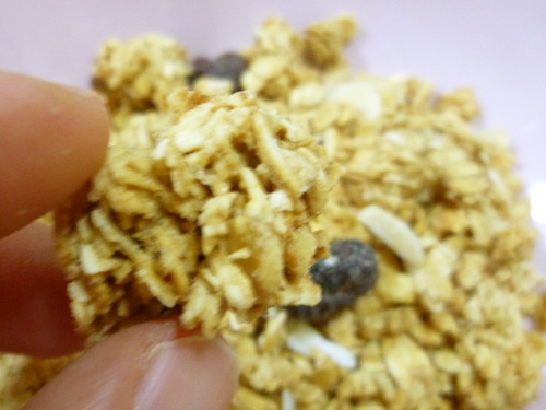 Waitrose Sweet&nutty raisin, almond&honey oat clusters_c0152767_22553018.jpg