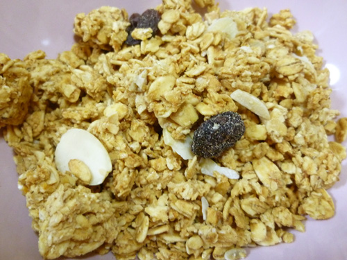 Waitrose Sweet&nutty raisin, almond&honey oat clusters_c0152767_22564165.jpg