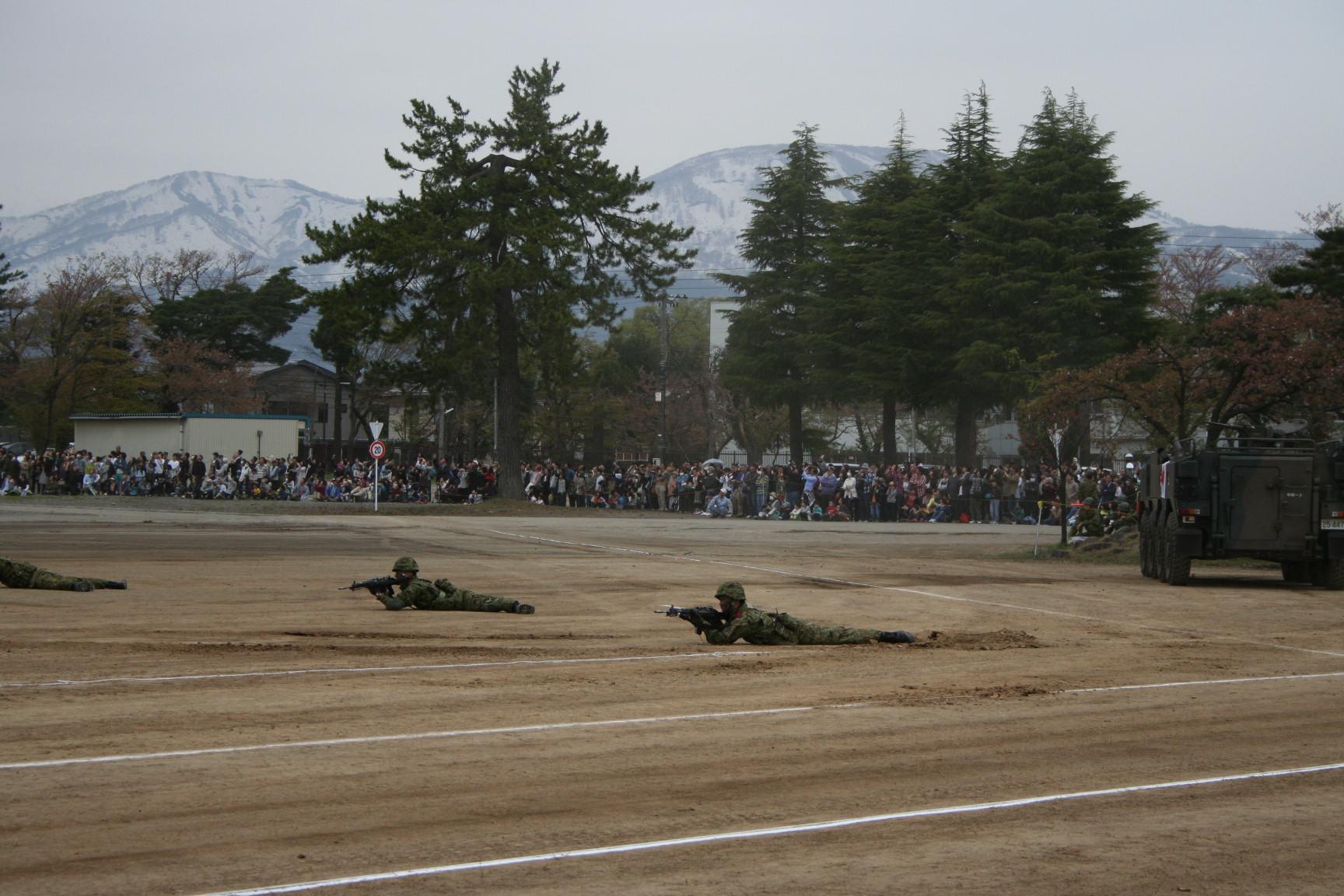 陸上自衛隊高田駐屯地 創設６５周年記念行事 (訓練展示)_b0098271_22563076.jpg