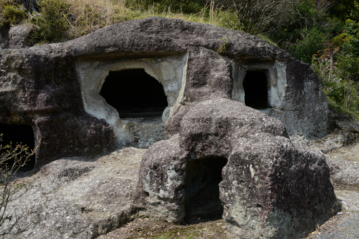 宇都宮の珍スポット!長岡百穴古墳写真_e0171573_18413292.jpg