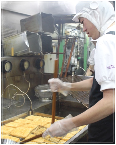 京都 久在屋さんの豆腐造り見学 油揚げ編_c0141025_2353917.jpg