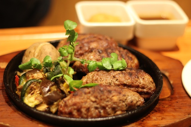 *ららぽーと横浜*「いしがまやハンバーグ」_f0348831_22380863.jpg