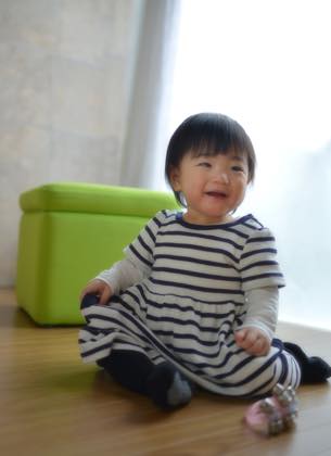 やっぱりお母さんと一緒が一番いい笑顔....._b0194185_22375328.jpg