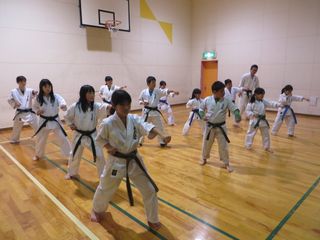 新発寒道場 春季昇級審査会_c0118332_2252171.jpg