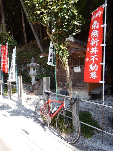 今日は奇をてらった書き方をせず普通にサイクリングの模様をお届けしよう!(4月22日の走行)_b0136045_22541388.jpg