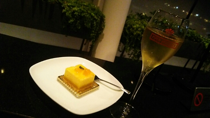 休日前の夜(^o^)_c0212604_21103587.jpg