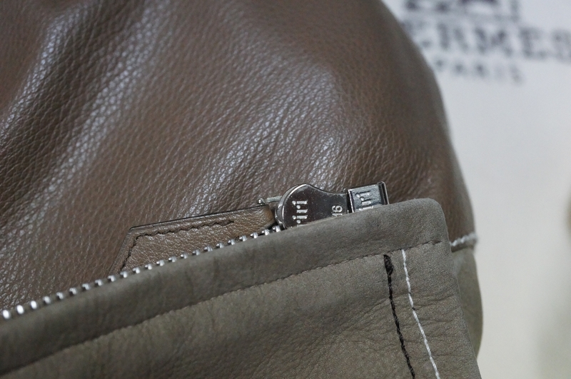 Zippers : 