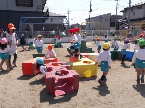 幼稚園生活がはじまりました。_c0352707_13091732.jpg
