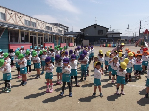 幼稚園生活がはじまりました。_c0352707_13101089.jpg