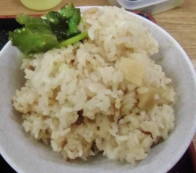 行列のできる立ち食いうどん屋さん 神戸長田名物のぼっかけうどんの味沢(みさわ)_b0063958_21191153.jpg