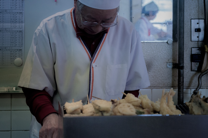 尼崎センタープールで多幸焼を食べたよ_c0108673_0595354.jpg