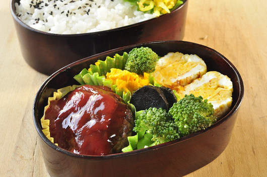 ハンバーグ弁当_b0171098_8393431.jpg
