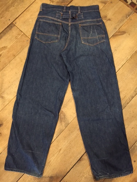 バックルバック付きのペインター_d0121303_16484946.jpg