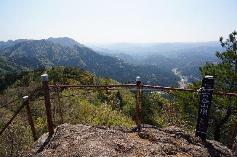 岩古谷山編　新緑と岩と青空と　その４_e0292414_22175616.jpg