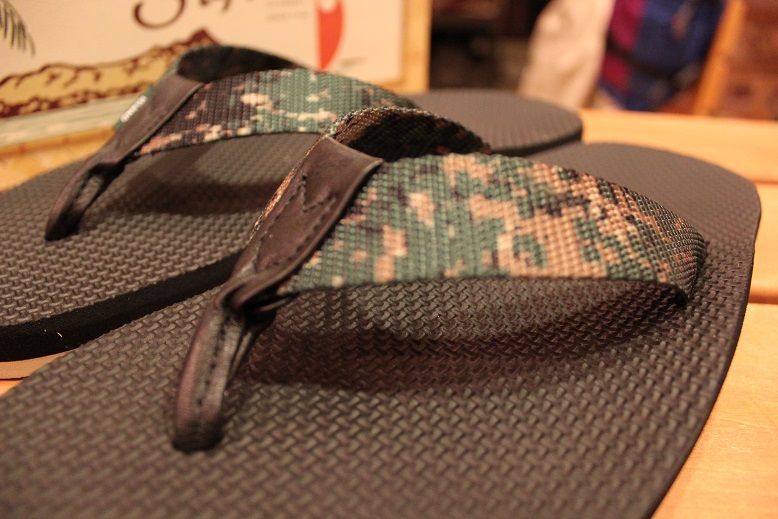 \"ISLAND SLIIPER\" MADE BY HAND IN HAWAII SINCE 1946_f0191324_941916.jpg