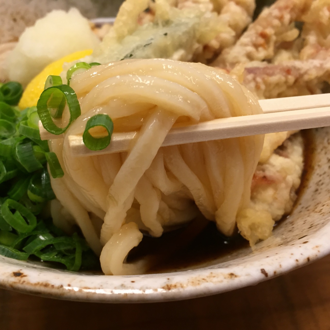 本日のさぬきうどん　げそ天ぶっかけ７８０円（ゆうすけ　西中島南方駅近く　大阪府）_d0021356_1438175.jpg