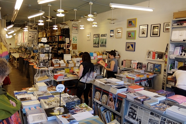 ますますパワーアップ中のNYのアートな本屋さん Printed Matter, Inc._b0007805_0353485.jpg