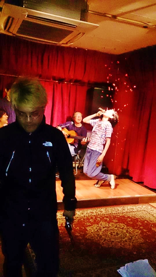 思い出はベルサンとともに \"Charlie Williams vs Tap\'n\'Song Heikes\"_e0303005_23303334.jpg