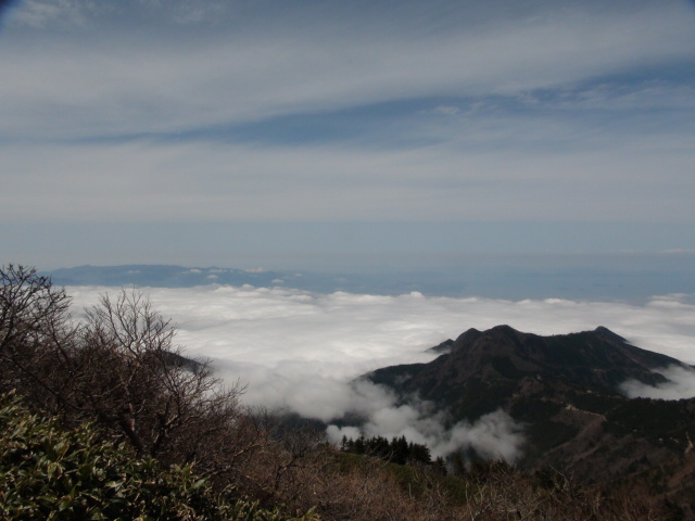 石鎚山系の瓶が森から見た雲海と入日まで…2015/4/26_f0231709_142196.jpg