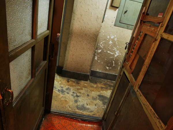 銀座 奥野ビル(旧、銀座アパート)_b0175635_0404777.jpg