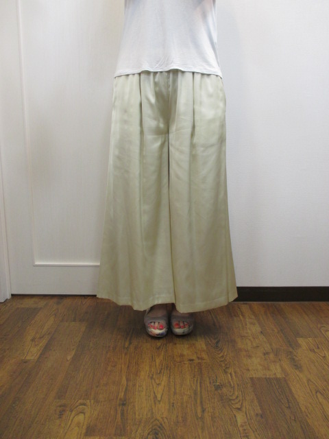 再入荷　アングリッドungrid　サテンワイドパンツ_e0076692_2023389.jpg